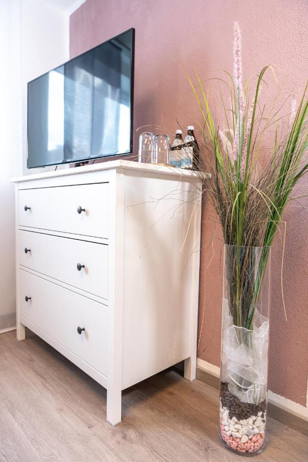 #2 Grosses Zimmer Mit Pool Und Garten Меминген Екстериор снимка