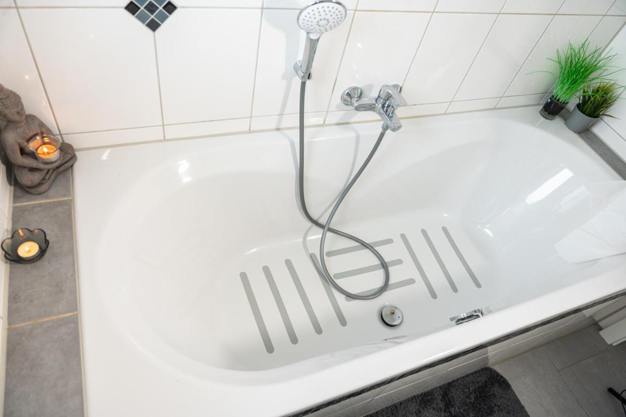 #2 Grosses Zimmer Mit Pool Und Garten Меминген Екстериор снимка