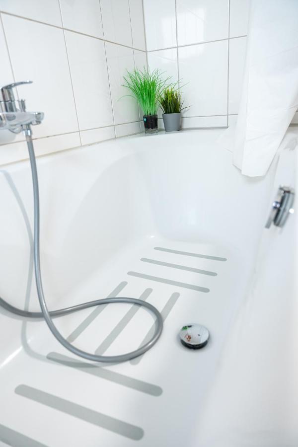 #2 Grosses Zimmer Mit Pool Und Garten Меминген Екстериор снимка